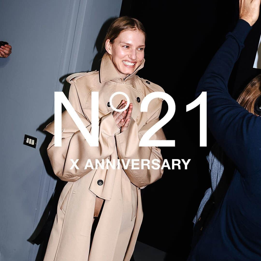 ヌメロ ヴェントゥーノさんのインスタグラム写真 - (ヌメロ ヴェントゥーノInstagram)「FALL WINTER 2019 COLLECTION,  X ANNIVERSARY.  #N21 #numeroventuno #alessandrodellacqua #N21XANNIVERSARY #N21FW19」6月4日 1時34分 - numeroventuno