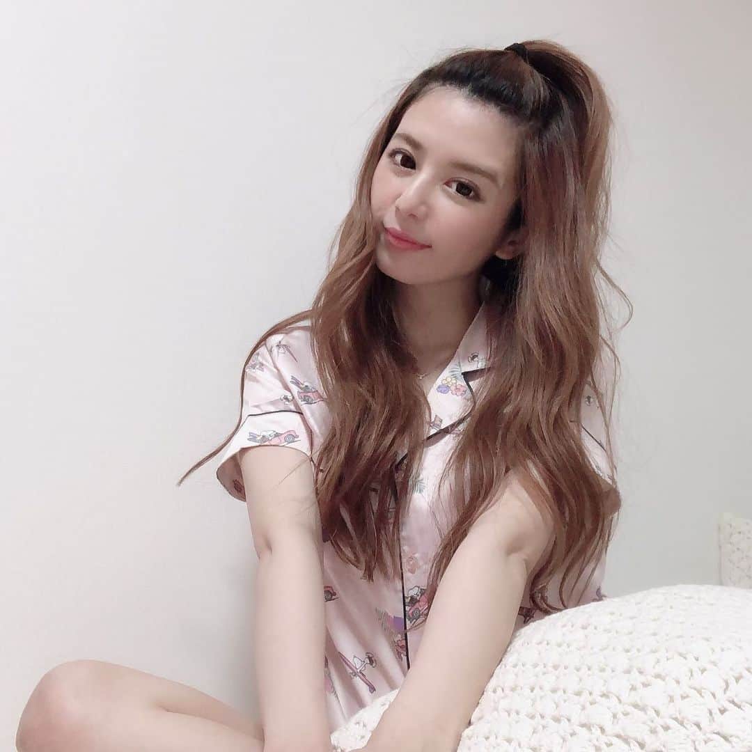 栗林里莉のインスタグラム：「♡ 夢であなたに会えますように‥ . See you in my dream‥ Good night🌙 #栗林里莉 #ririkuribayashi #japanese」