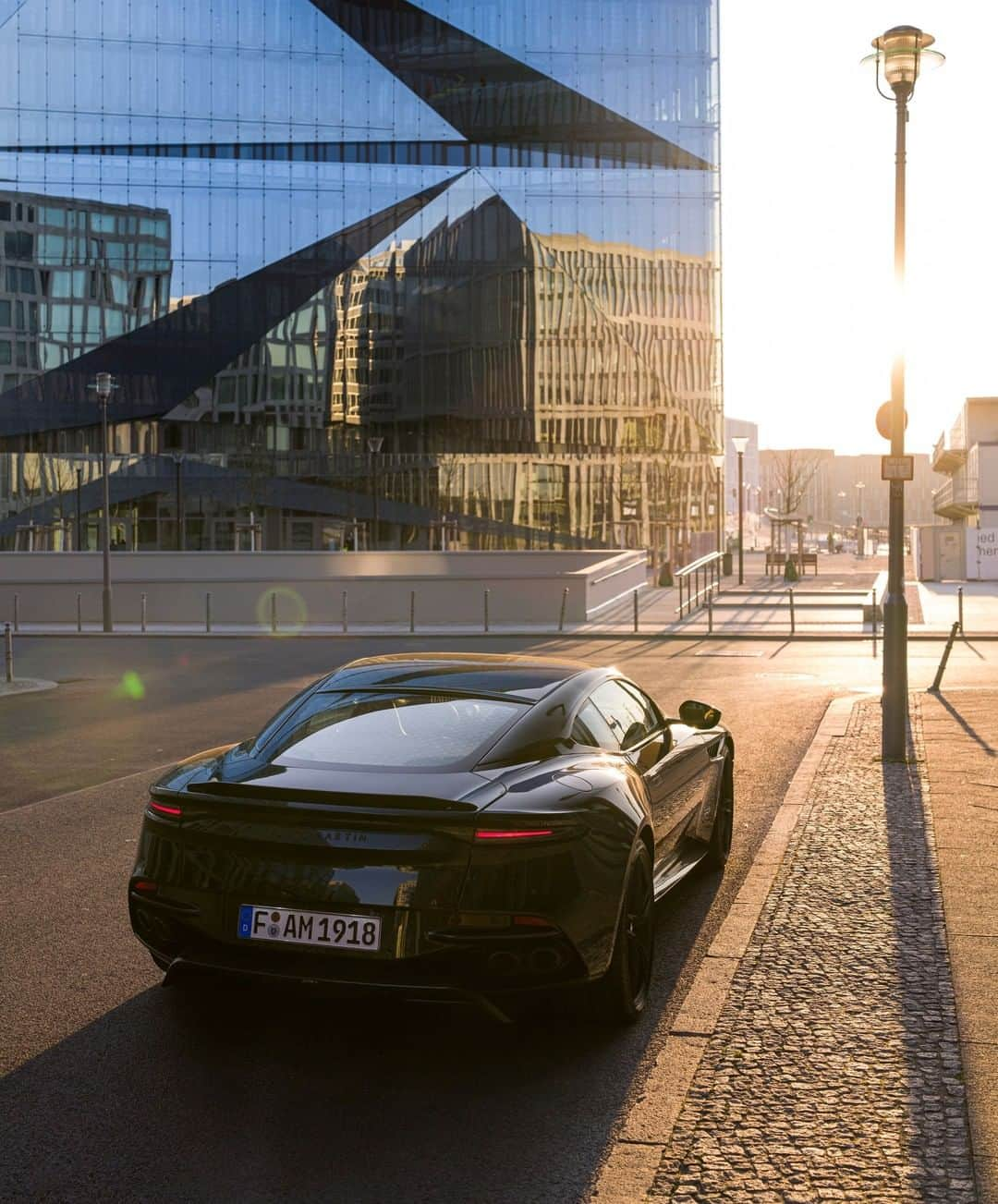 アストンマーチンさんのインスタグラム写真 - (アストンマーチンInstagram)「The commanding presence of DBS Superleggera is unmistakably Aston Martin. 📸: @tobias_kempe_photography  #astonmartIN #MakeEveryDriveCount #DBSSuperleggera」6月4日 2時00分 - astonmartin