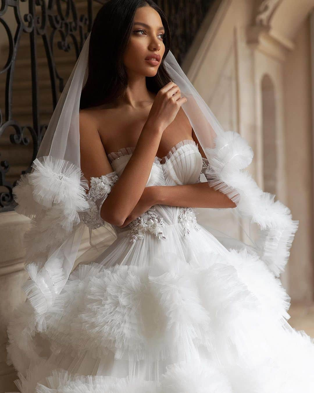 Wedding Lifeさんのインスタグラム写真 - (Wedding LifeInstagram)「Ukrainian @pollardi_fashion_group wedding dresses are gaining a world popularity! Dress Royalty | 3199 by @pollardi_fashion_group #PollardiFashionGroup #Pollardi #newcollection #weddinggown #instawedding #weddingday #weddingdress #bridal #bride #bridetobe #fashion #style #newyork #london #dubai #paris #istanbul #moscow  #nyc #miami  #moda #プレ花嫁 #卒花 #卒花嫁 #ウェディングドレス  #ウェディングフォト #結婚準備 #前撮り #花嫁」6月4日 2時00分 - wedding_life