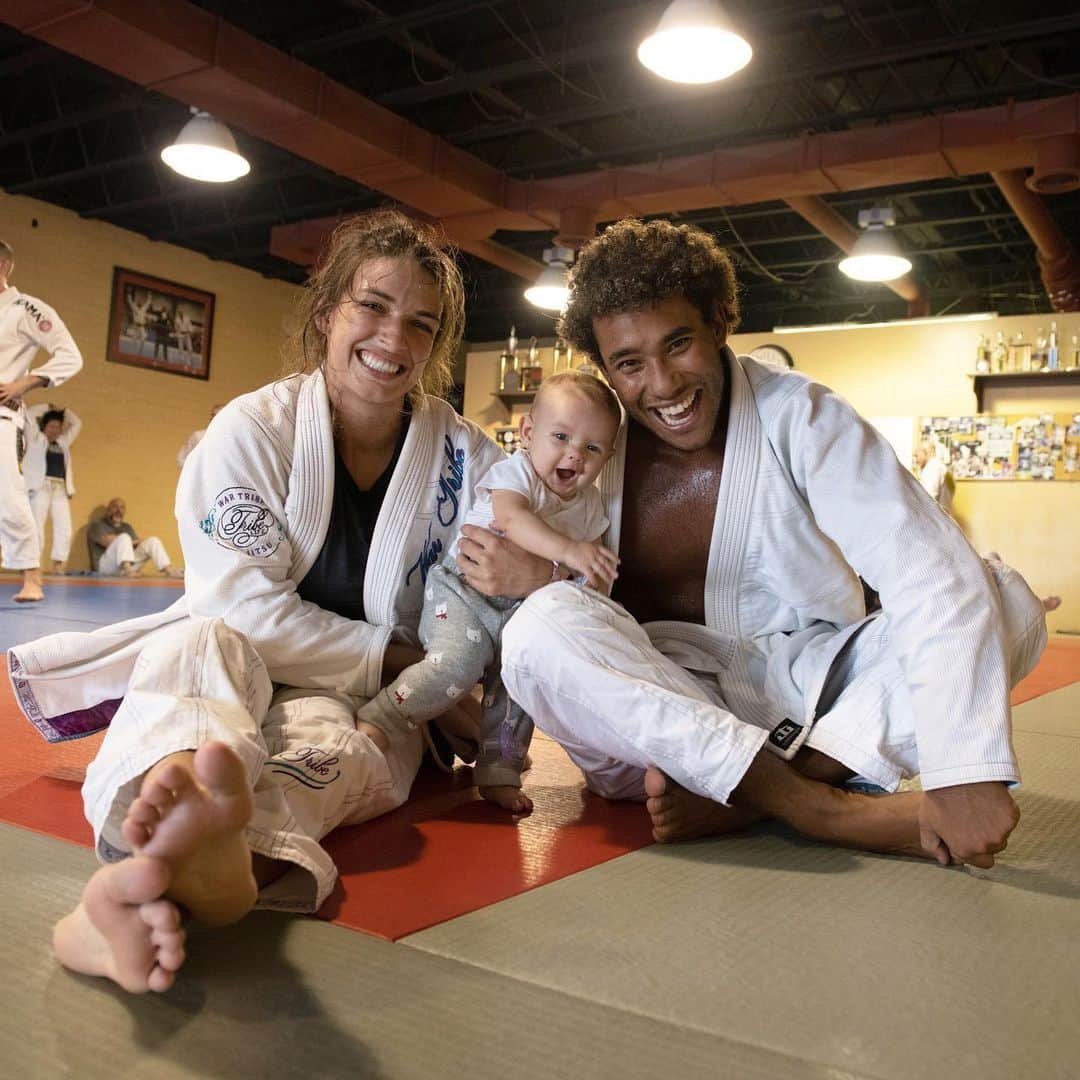 マッケンジー・ダーンのインスタグラム：「My family & Jiu-Jitsu ❤️🙏🏼 @santoswesley  @moadernsantos」