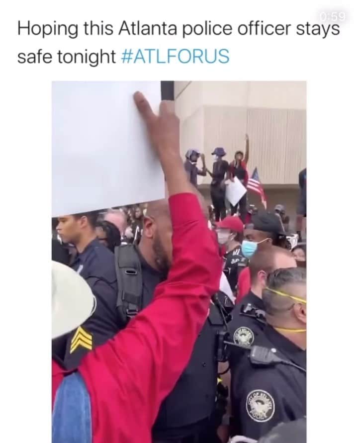 アナリン・マッコードのインスタグラム：「#OfficerMurphy #ATLFORUS #GeorgeFloyd  Pain creates more pain. Hate creates more hate. Fear creates more fear. BUT... LOVE creates more LOVE. Everyone is hurting right now. No one is condoning the pain-induced harm on either side, but certainly we can approach it with understanding.  Understanding + Guidance & Support = Redirection  The teacher that tries to understand the student who keeps failing versus the one who just fails his grade without ever asking why. (Credit: @pubity )」