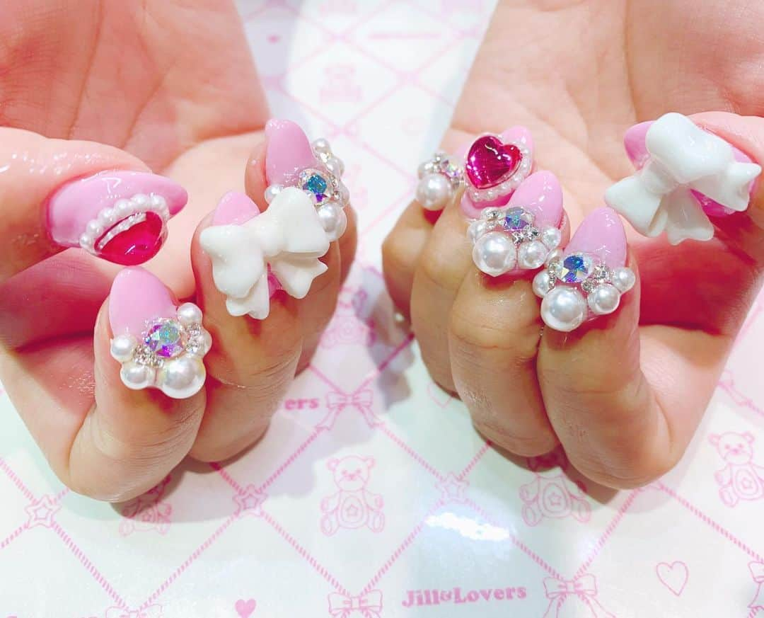 Jill&Loversさんのインスタグラム写真 - (Jill&LoversInstagram)「💖🎀 @candymiiiki  @choa_japan  #jillandlovers #nail #nailart #paragel #gelneil#gel #ネイル #ネイルアート #me #look #love #かわいい」5月30日 21時48分 - jillandlovers