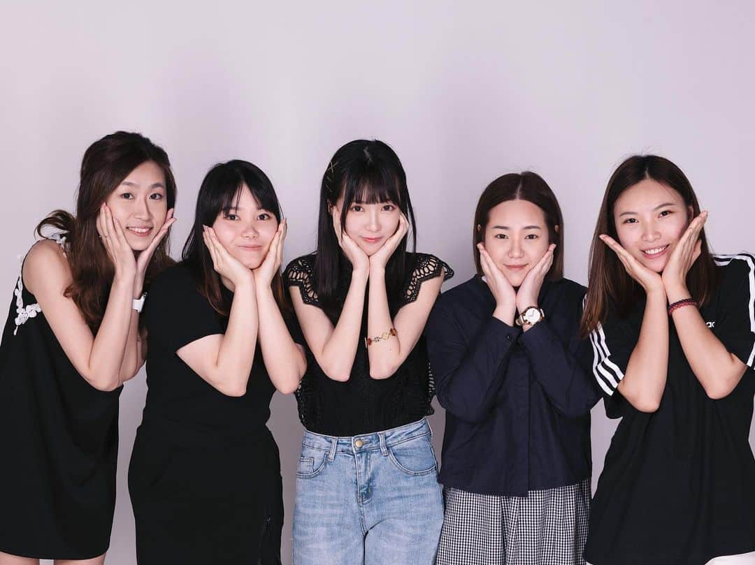 キアナのインスタグラム：「無王管一星期 yeah🥳🏢」