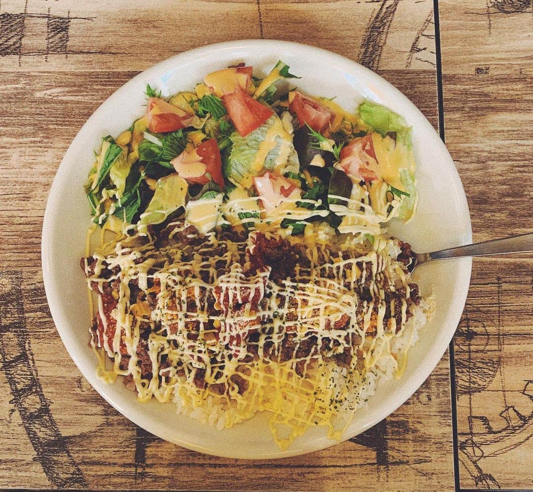 のインスタグラム：「. . . yam💓😋🍽 . . #タコライス」