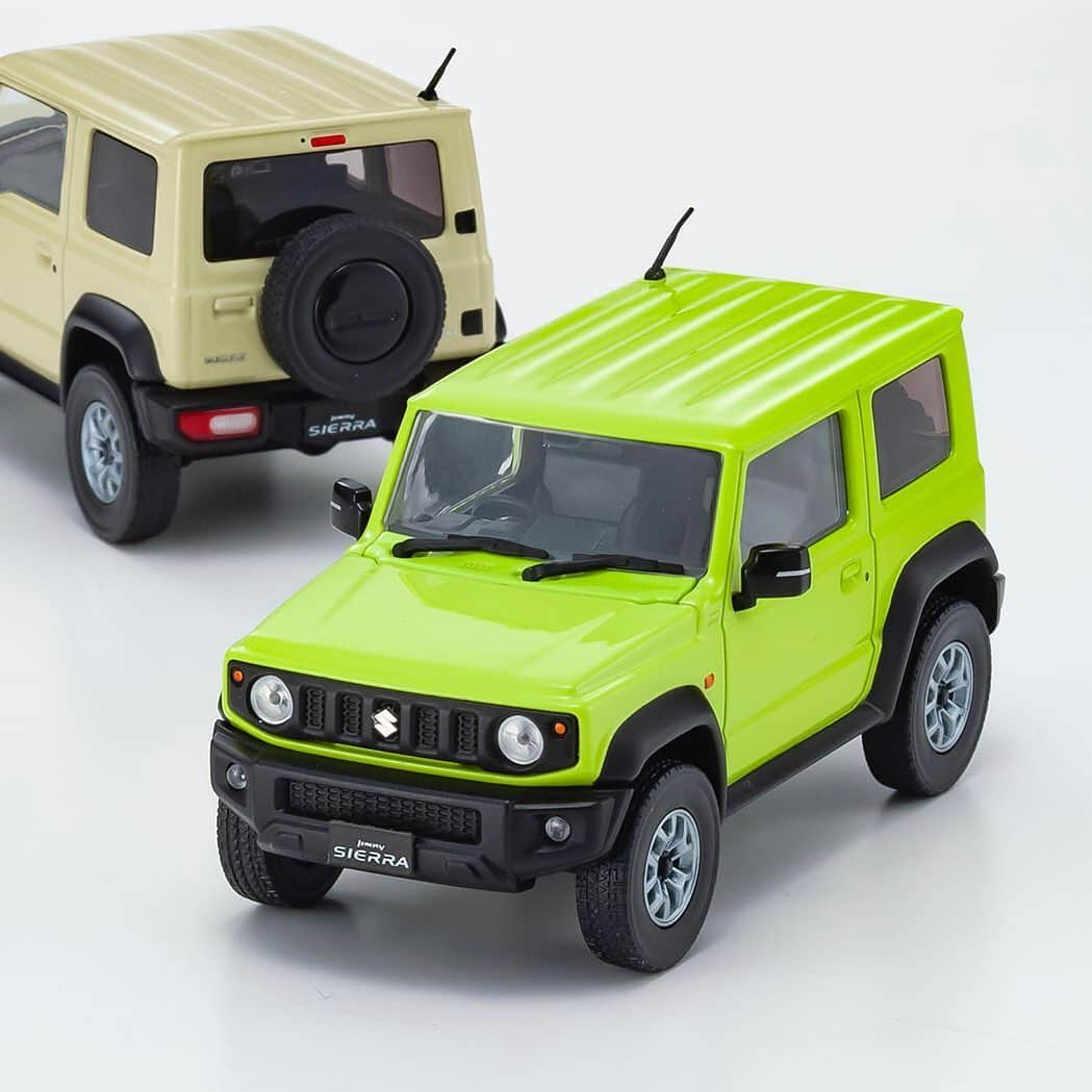 kyosho_official_minicar toysさんのインスタグラム写真 - (kyosho_official_minicar toysInstagram)「. 1/43 DieCast model  Suzuki Jimny Sierra  #kyosho #minicar #diecastcars #myroom #interior #interiordesign #stance #jdm #hypercar #limitlesscarcare #tuned #amazing #amazingcar #carlife #instacar #jimnylovers #jb74 #jimnylife  #suzuki #suzukijimny #jimny #jimnysierra #4x4 #suzukisport #ジムニー #ジムニーのある生活  #ミニカー #クルマ #日本車 #京商  www.kyosho.com」5月30日 21時57分 - kyosho_official_minicar_toys