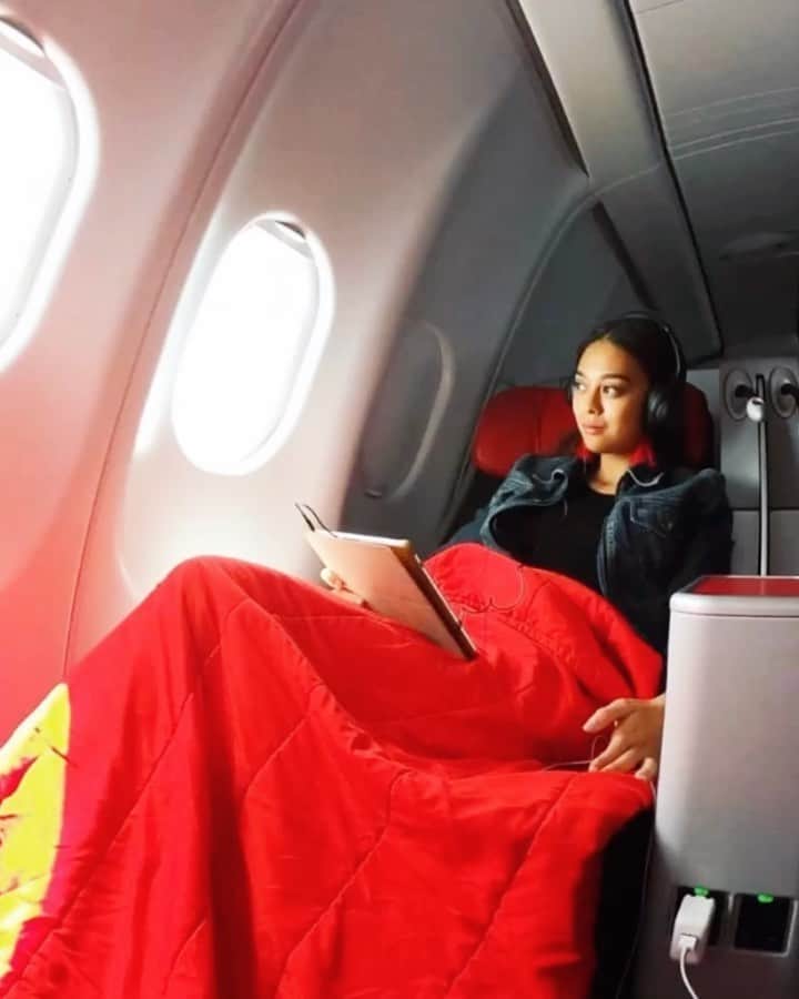 エアアジアのインスタグラム：「Sharing more #WorldFromMyWindow views! Now, across Malaysia 🇲🇾 from day to night. . You know the drill. Share with us your window views by uploading and tagging us with the hashtags #WorldFromMyWindow and #AirAsia. . Don’t forget to pin your location so we can feature you! Keep the posts coming!📍📸 __________ Cover photo by @yuumi_kato」