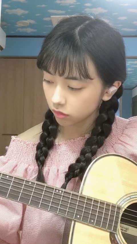石井萌々果のインスタグラム：「‪ジブリの千と千尋の神隠しよりあの夏へを弾いてみました！母が大好きな曲なので挑戦してみたのですが難しくて音が汚い😢下手ですがよかったら聴いてください💕‬」