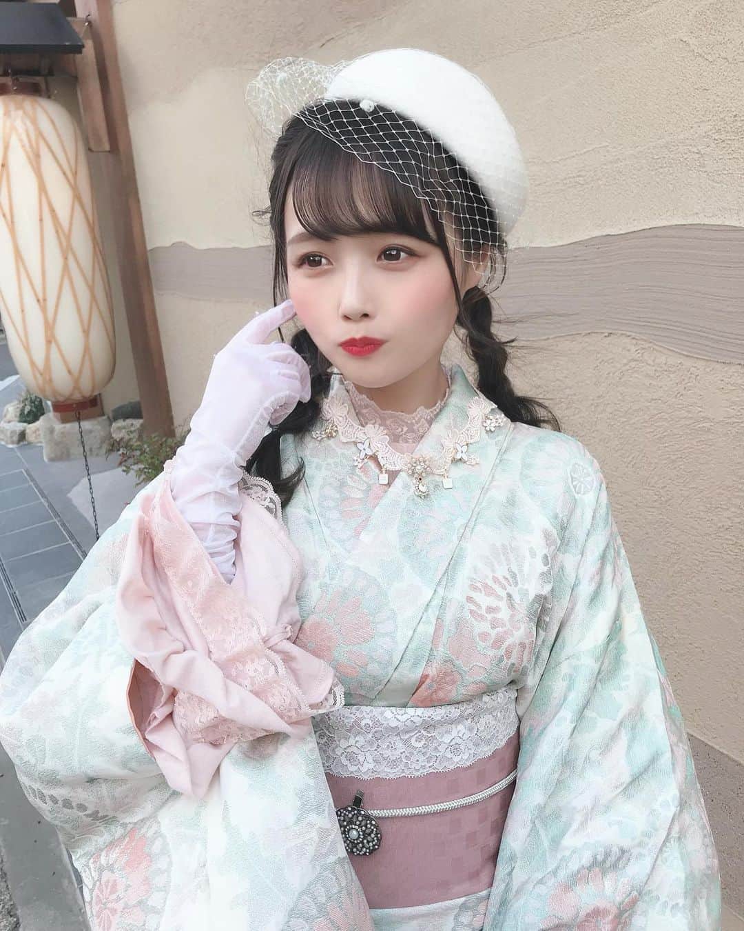 のインスタグラム：「. . 大好きな　@cocomotokyo の 着物を撮影で着せてもらったよ (*´ω｀*)💗 . . まだ寒い時期だったから顔寒そう😂笑 浴衣も着れたらいいなぁ😭！ . . . #浅草 #浅草グルメ #浅草食べ歩き #浅草着物レンタル #着物 #着物レンタル #love」