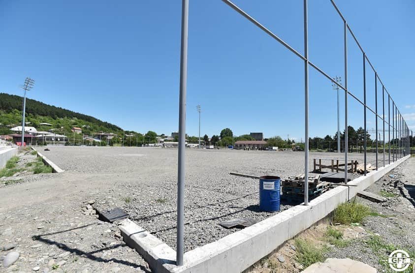 レバン・コビアシビリさんのインスタグラム写真 - (レバン・コビアシビリInstagram)「🏟 ⚽️ 🏗 ხაშურში ცენტრალური სტადიონის მშენებლობა მიმდინარეობს. 🇬🇪 🏟 🏗 Today we have visited an ongoing construction of Khashuri central stadium #georgia🇬🇪 #football #new #stadium #khashuri @infrastructure_georgia @georgianffofficial」5月30日 23時01分 - levankobiashvili