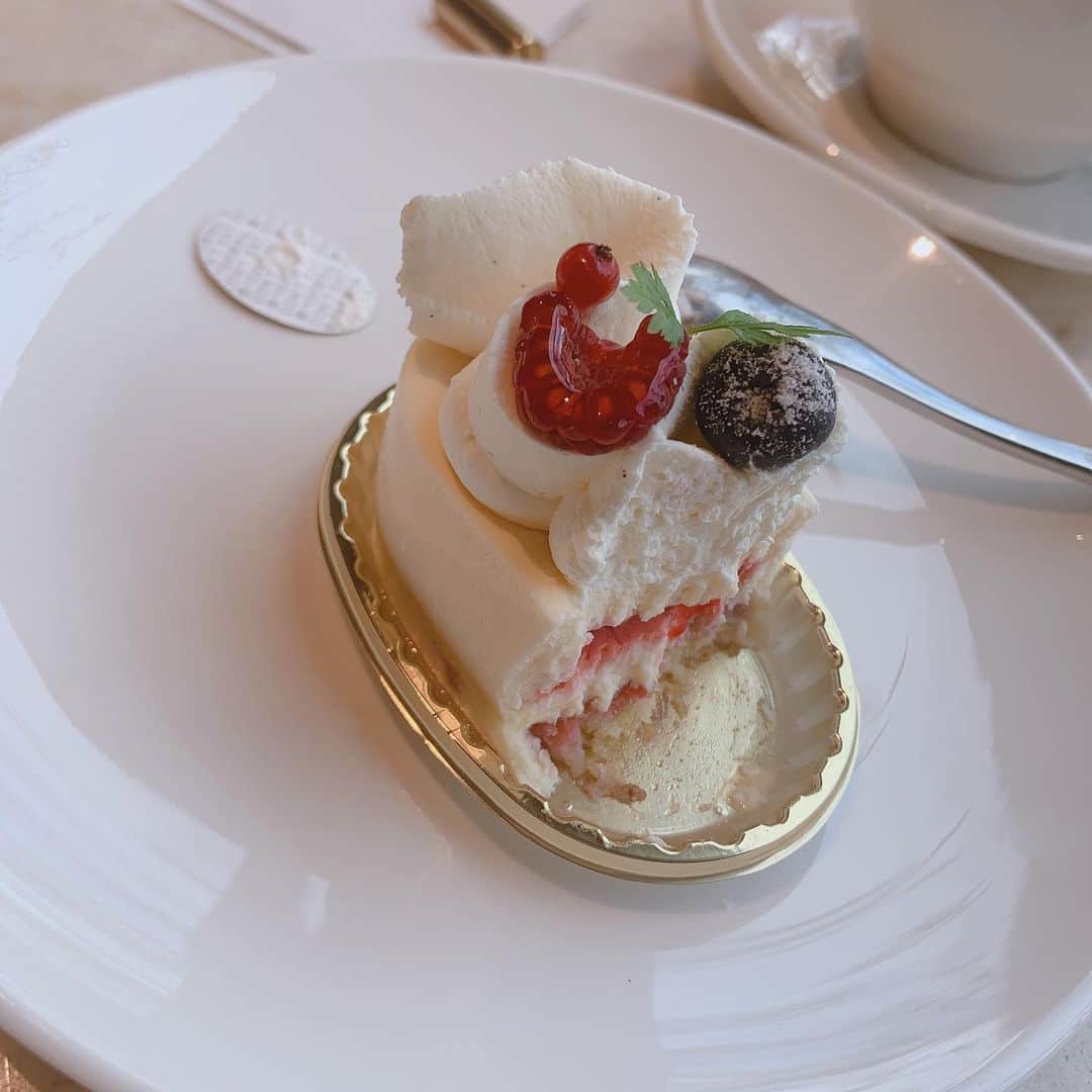 平田詩奈さんのインスタグラム写真 - (平田詩奈Instagram)「﻿ 甘いもの食べたいな。💭﻿ ﻿ しあわせの断面図‪☺︎‬♡﻿」5月30日 23時02分 - shiina__0822