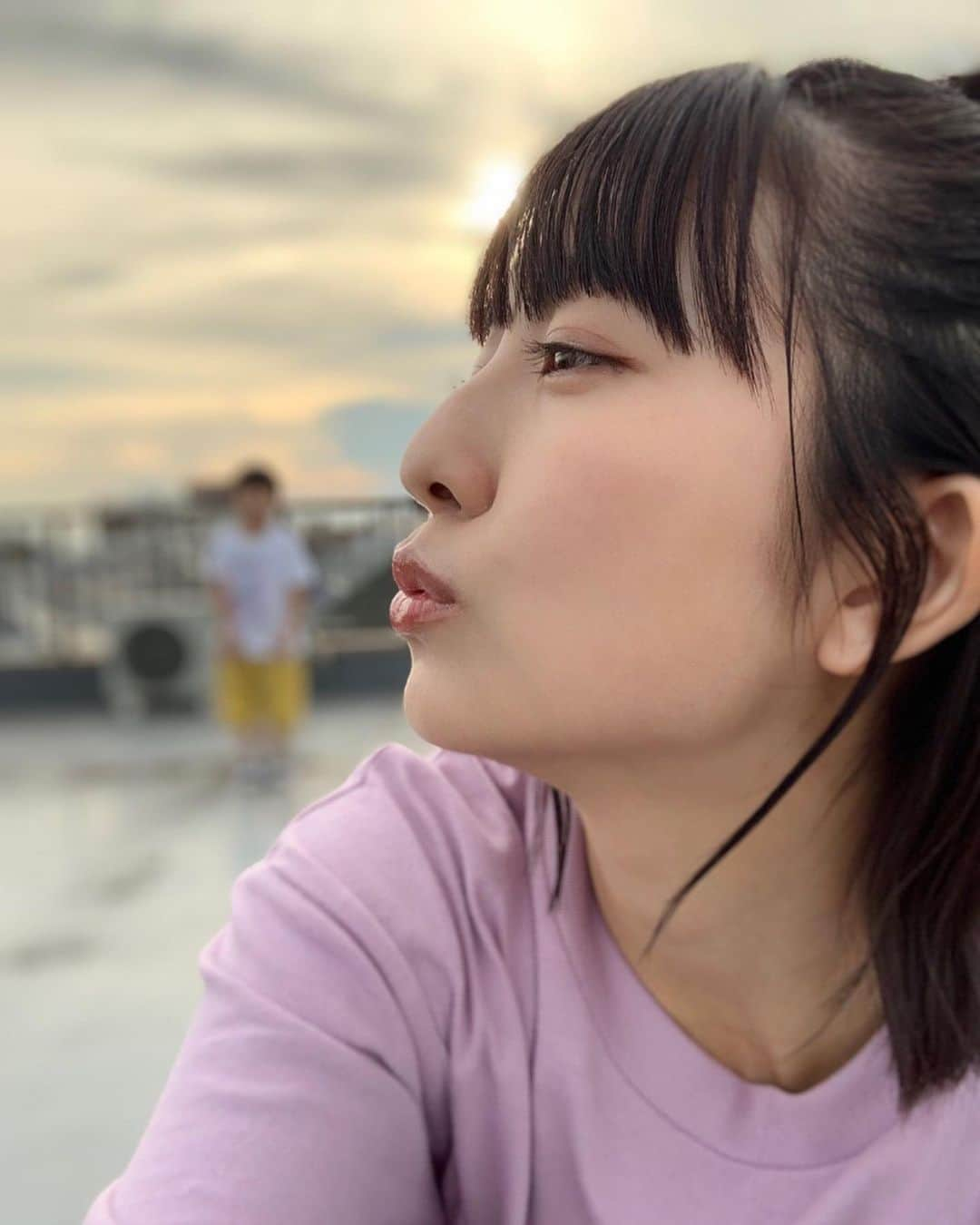 小島梨里杏さんのインスタグラム写真 - (小島梨里杏Instagram)「ちょん 今日は目尻にオレンジアイライナー🍊🧡 . . #loveliner #colorcollection #orange」5月30日 23時42分 - r_riria