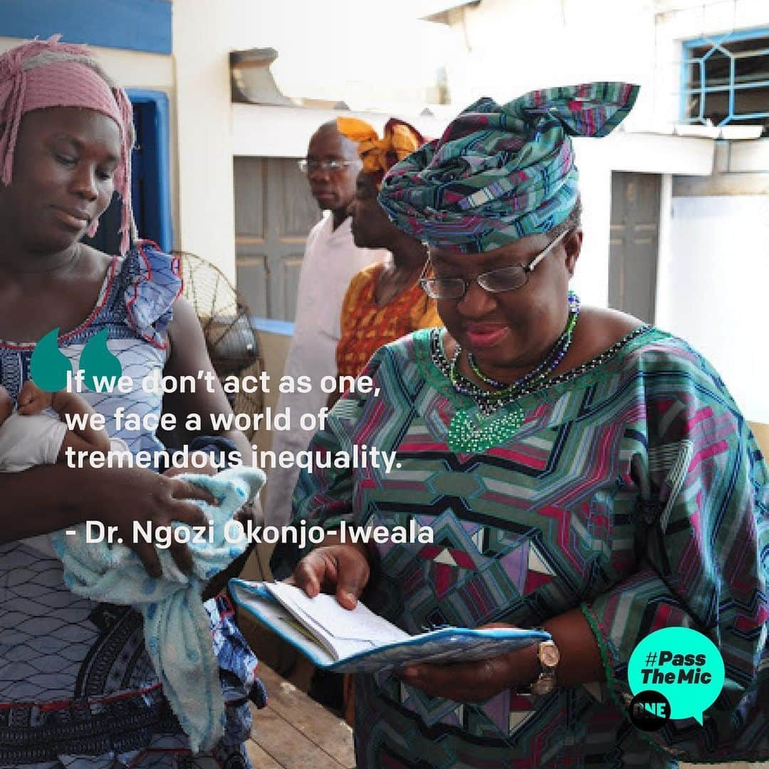 ダナイ・グリラのインスタグラム：「Our top priority is to save lives. We must get the necessary equipment to protect our health workers and ourselves from this virus in the short term. We must also make sure that those among us who can’t access food right now don’t go hungry. If we don’t have an equitable distribution of resources and aid, the impact will be devastating.  But as difficult as this pandemic has been, it has also shown us the human spirit. Our social safety nets are strong, but we must be given the opportunity to deliver what people need.  To join our net, wherever you are, demand action at @ONE. And for  more about what you can do, head over to Danai’s Stories. #PassTheMic #ONEworld」