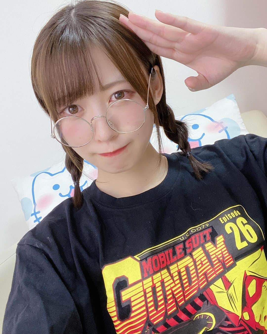 空野青空のインスタグラム：「メガネっ子〜( ⚯̫ ) おやしゅみんだよっ！！🐑💤💭」