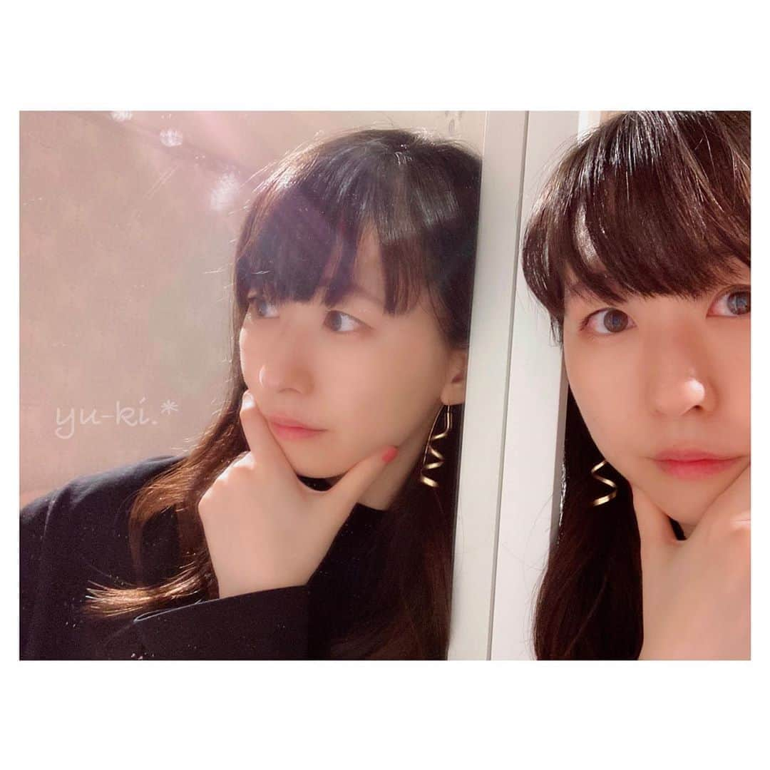 二見夕貴さんのインスタグラム写真 - (二見夕貴Instagram)「. おにゅーのmirror 👥. * . 長年使ってたピンクのより 少し大きく、スマートになりました♡ . #meandme #mirror #profile #わたしとわたし #ミラー #鏡 #横顔」5月31日 0時34分 - yyyuki___