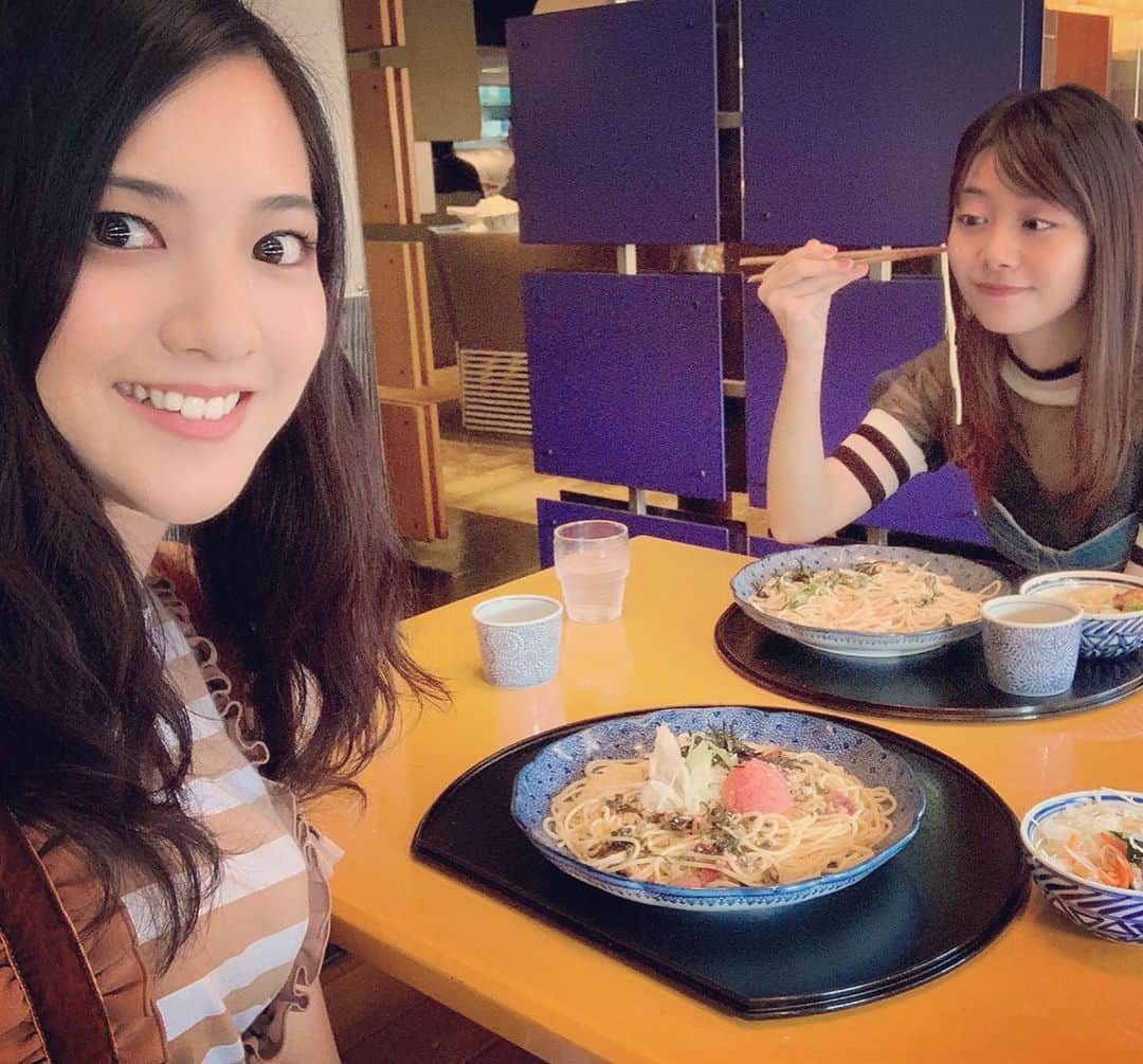 のインスタグラム：「5月31日  21時半から 浜口順子ちゃんと インスタライブするよん(^^) 高校の仲良しクラスメイト💕 よく五右衛門に通ってました笑  みんな遊びに来てね^ ^ コメントもまってるよ〜😋」