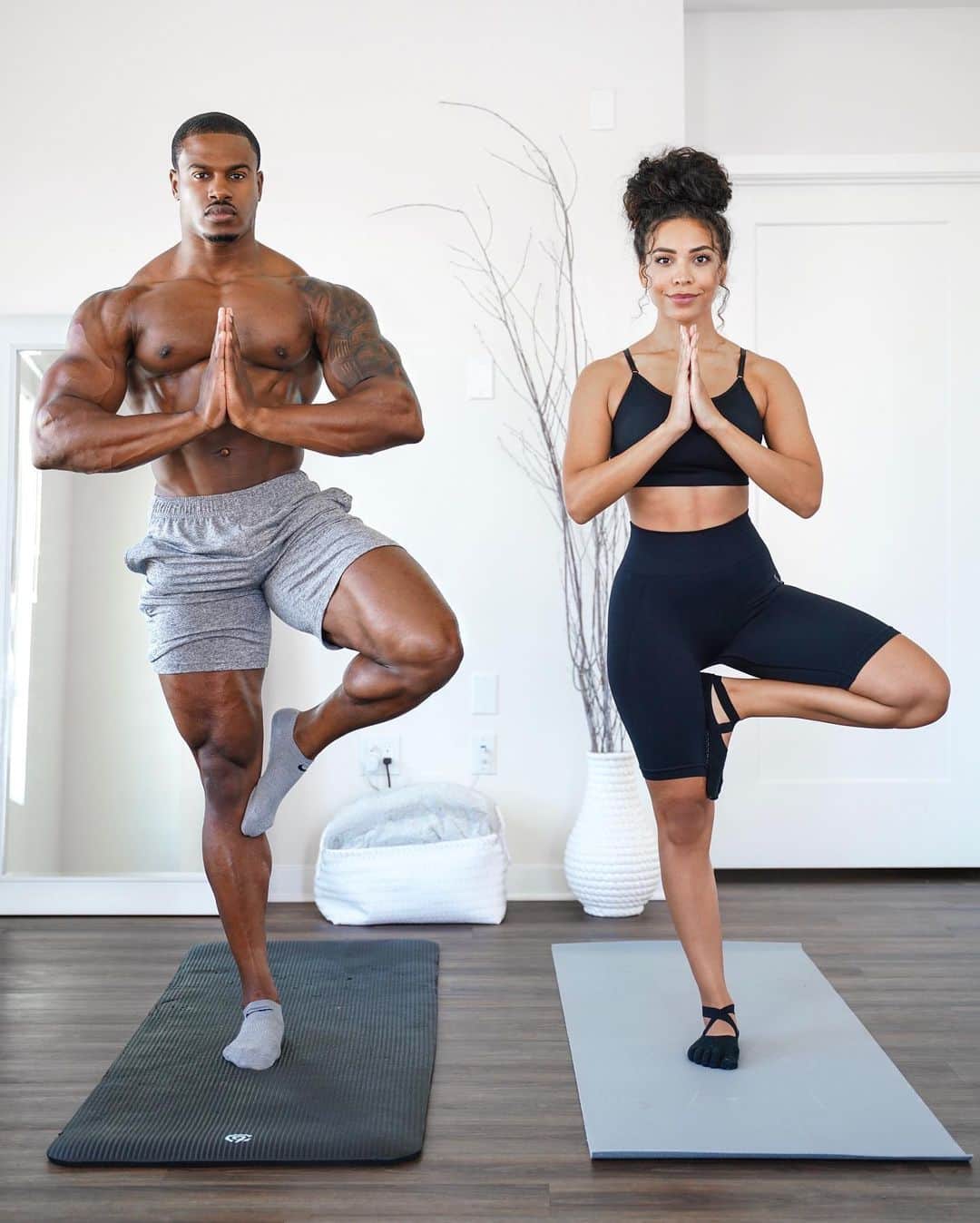Simeon Pandaさんのインスタグラム写真 - (Simeon PandaInstagram)「Click the link in my bio to watch my 1st Yoga session with @chanelcocobrown just promise not to laugh 😏😅🧘🏾‍♂️🧘🏽‍♀️⁣ Head to 👉 Youtube.com/SimeonPanda⁣ ⁣ 🏋🏾‍♂️ I want to help you train! Visit my YouTube Channel: YouTube.com/simeonpanda for FREE diet tips and training routines, or download programs at 📲 SIMEONPANDA.COM⁣⁣⁣ ⁣ ⁣ 👉 Follow @innosupps ⚡️ for the supplements I use👌🏾⁣ ⁣ #simeonpanda #chanelcocobrown #yoga #yogi #treepose」5月31日 0時57分 - simeonpanda