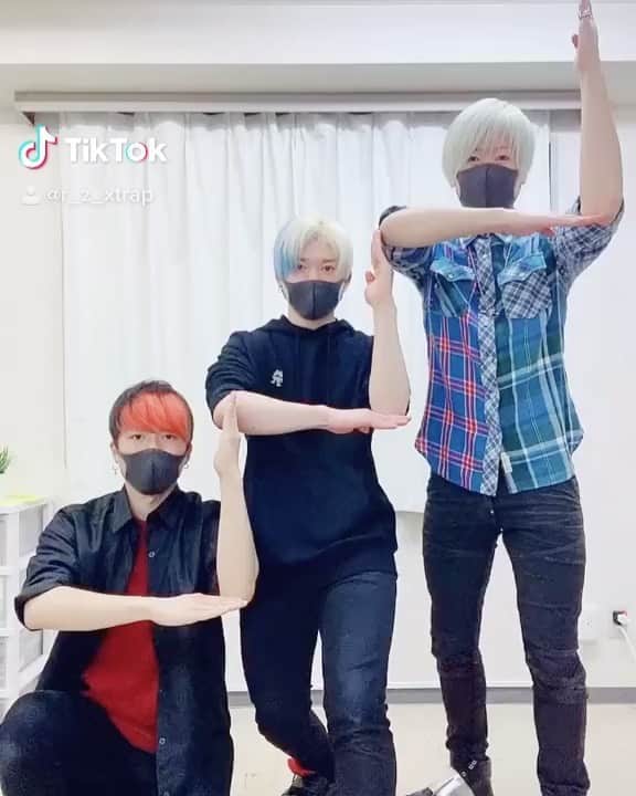 RYOGA -XTRAP-のインスタグラム：「We’ve been doing simple way like this on TikTok. But we haven’t noticed long time that people do our stuff for their fun. Then we found that and felt that’s amazing thing. We started put the tag #xtrapchallenge ﻿ I'm so happy that they have fun with that with their families on this hard situation☺️🙏﻿ ﻿ 🕺🕺🕺﻿ @xtrap.official ﻿ @ryoga_xtrap ﻿ @zange_xtrap ﻿ @kenshin_xtrap ﻿ 🕺🕺🕺﻿ ・﻿ ・﻿ ・﻿ @tiktok @tiktok_japan」