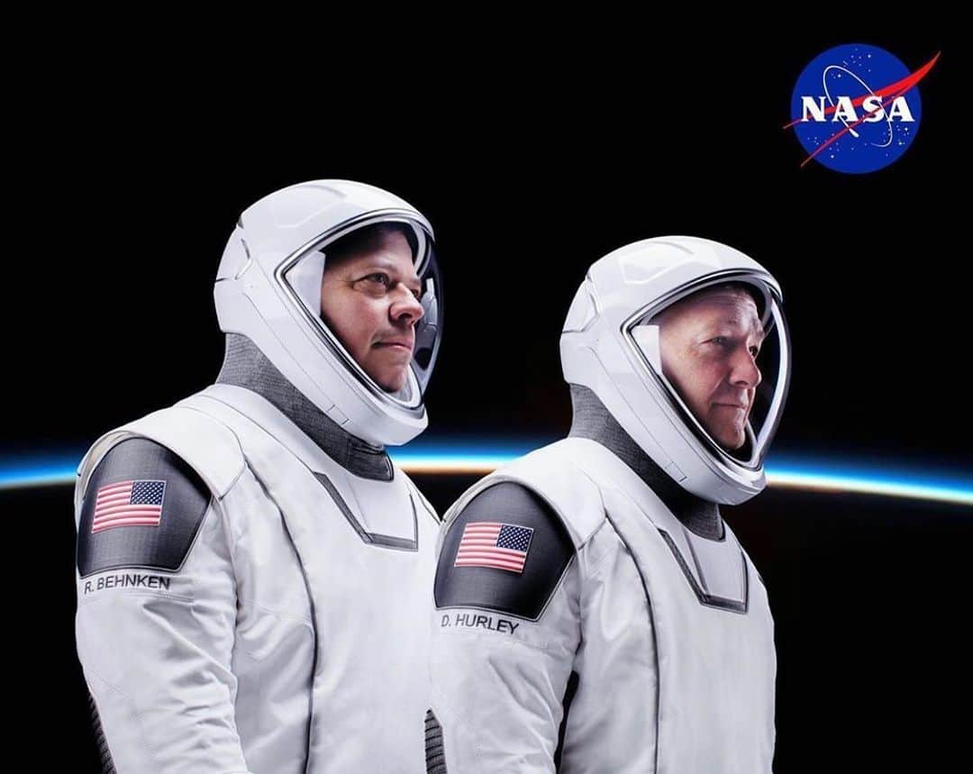 ロバート・アーンショウさんのインスタグラム写真 - (ロバート・アーンショウInstagram)「So excited Watching the live Space X and NASA live space launch 🚀 1hr 20mins to lift off  You can watch it live on @nasa links  #space #spacex #nasa #love」5月31日 3時04分 - robertearnshaw