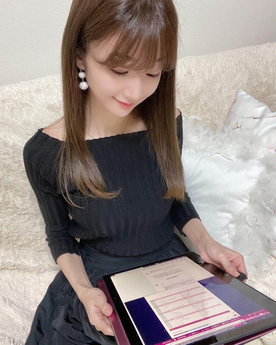 奈々子のインスタグラム：「#HERELADYGO プロジェクトを知って、おうち時間をより有意義なものに♪ オンライン英会話のビズメイツを体験してみました☆ . 好きな日時と先生を選んで予約します☆ レッスン中も、うまく聞き取れない単語はその都度テキストで送ってくれたりと、とてもスムーズに受講できました(^-^)/ . 旅行の時や海外のお友達とのやり取りがスムーズにできるようになるといいな♪ . . #HERELADYGO #ビズメイツ #オンライン英会話 #ビジネス英会話 #promotion @bizmates.jp」