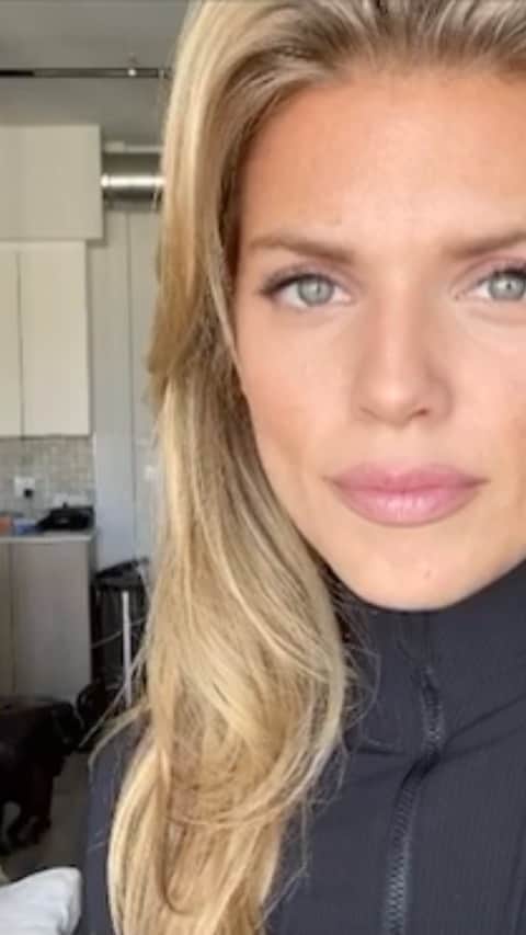 アナリン・マッコードのインスタグラム：「What would you do? #GeorgeFloyd」