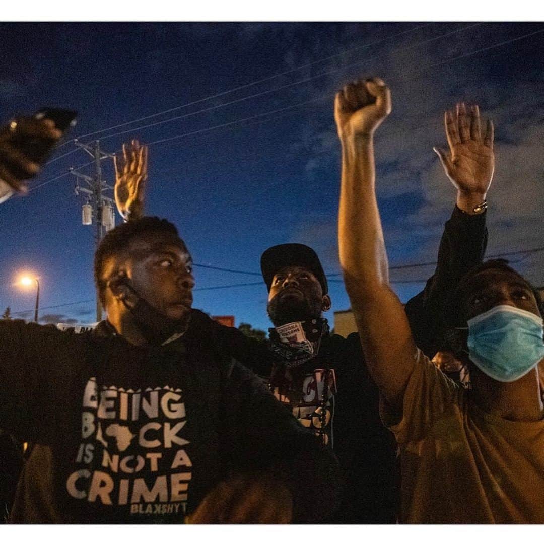 Anna Lylesのインスタグラム：「One way to actively stop racism in America: mindfully raising our kids ➡️swipe to learn. Thank you @theconsciouskid . first pic @nytimes」