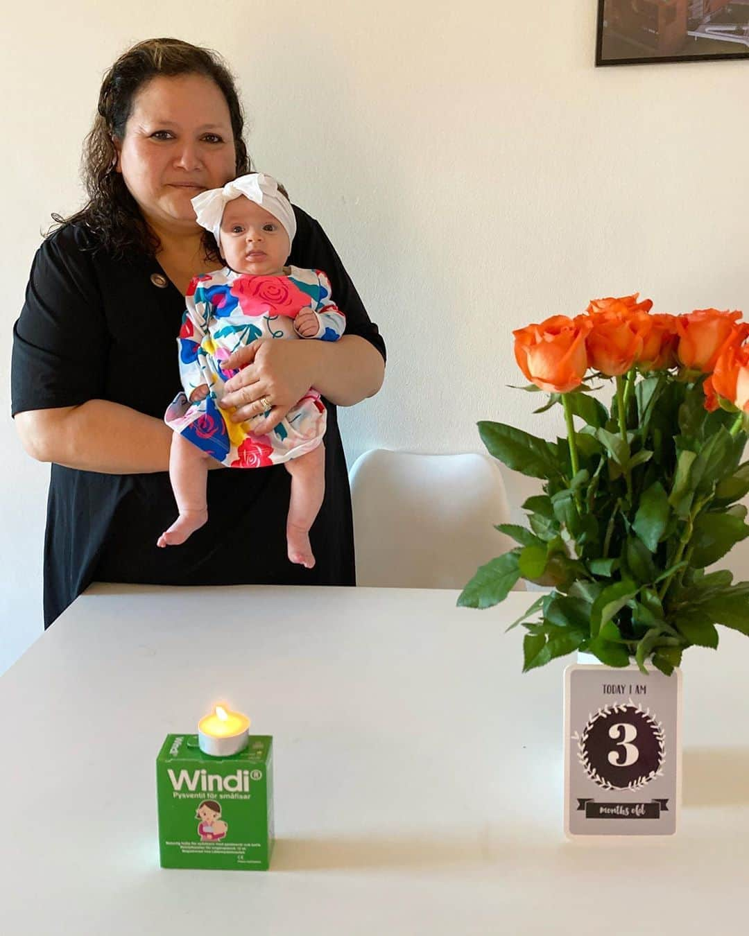 ムスタファ・アミニさんのインスタグラム写真 - (ムスタファ・アミニInstagram)「Special visitor on Vienna’s 3 month birthday. Grandma ❤️👵👼 #love #3monthsold」5月31日 5時08分 - mustafaamini