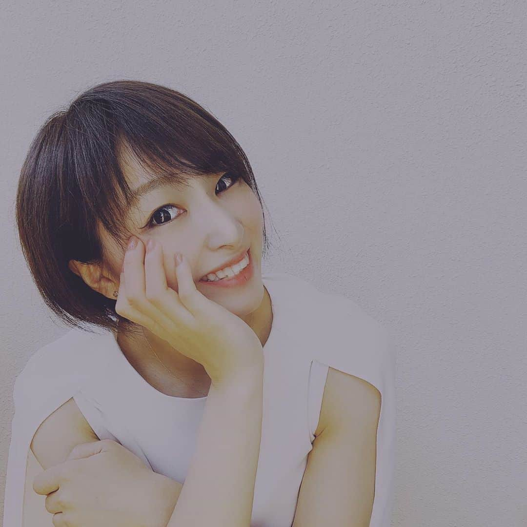 佐藤あり紗さんのインスタグラム写真 - (佐藤あり紗Instagram)「. . おはようございます🦄🍭 . #トップ画像変更　#変えたの何年ぶりだろう #見慣れないと思いますがよろしくお願いします #ちょこちょこ変えていきます #ショートカット　#少しずつ髪伸ばす宣言 #バレーボール　#佐藤あり紗」5月31日 5時12分 - arisa_chu