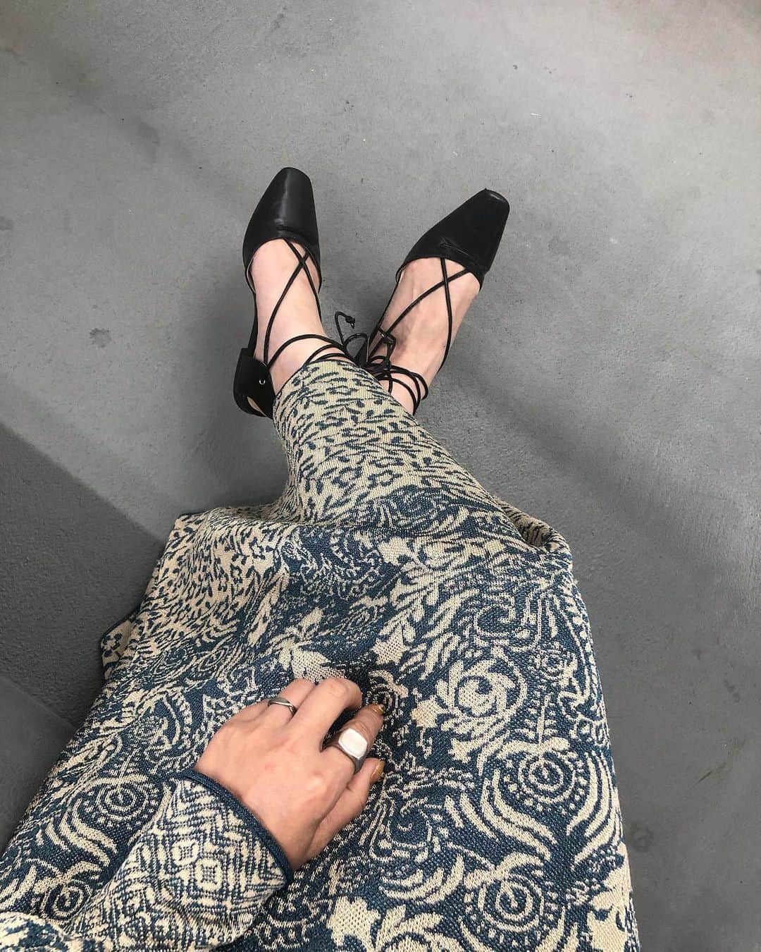 北岡りえのインスタグラム：「お客様とお会いできる機会もふえた あっという間の5月。 梅雨支度もして新しい月をむかえたいとおもいます💙」