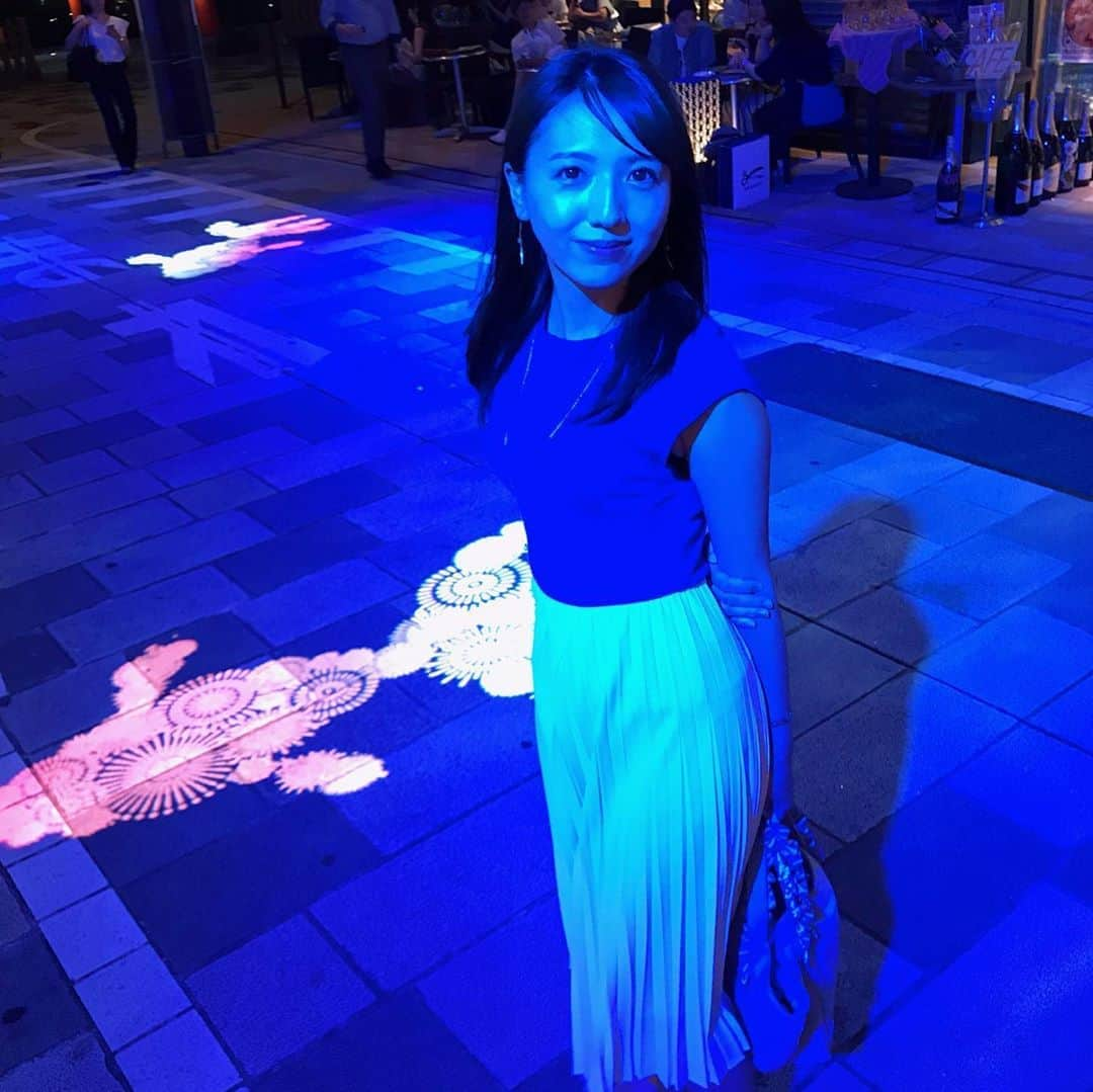 森遥香さんのインスタグラム写真 - (森遥香Instagram)「. Blue🐠 . . 先日のブルーインパルスの飛行、 胸がいっぱいになりました。 誰かのために飛ぶってカッコいい✈︎ そして、 私たちのために日夜働いてくださる医療従事者の皆さん 本当にありがとうございます。 . 感謝の飛行が、故郷に励まされているようで、 私まで元気が出ました☺︎ . . #去年か一昨年の写真 #昨日のインスタライブも皆さんのおかげで元気が出ました #地元トークはほっとしますね #最近地元の地図を見て帰省気分を味わっています .」5月31日 15時31分 - moriri_h