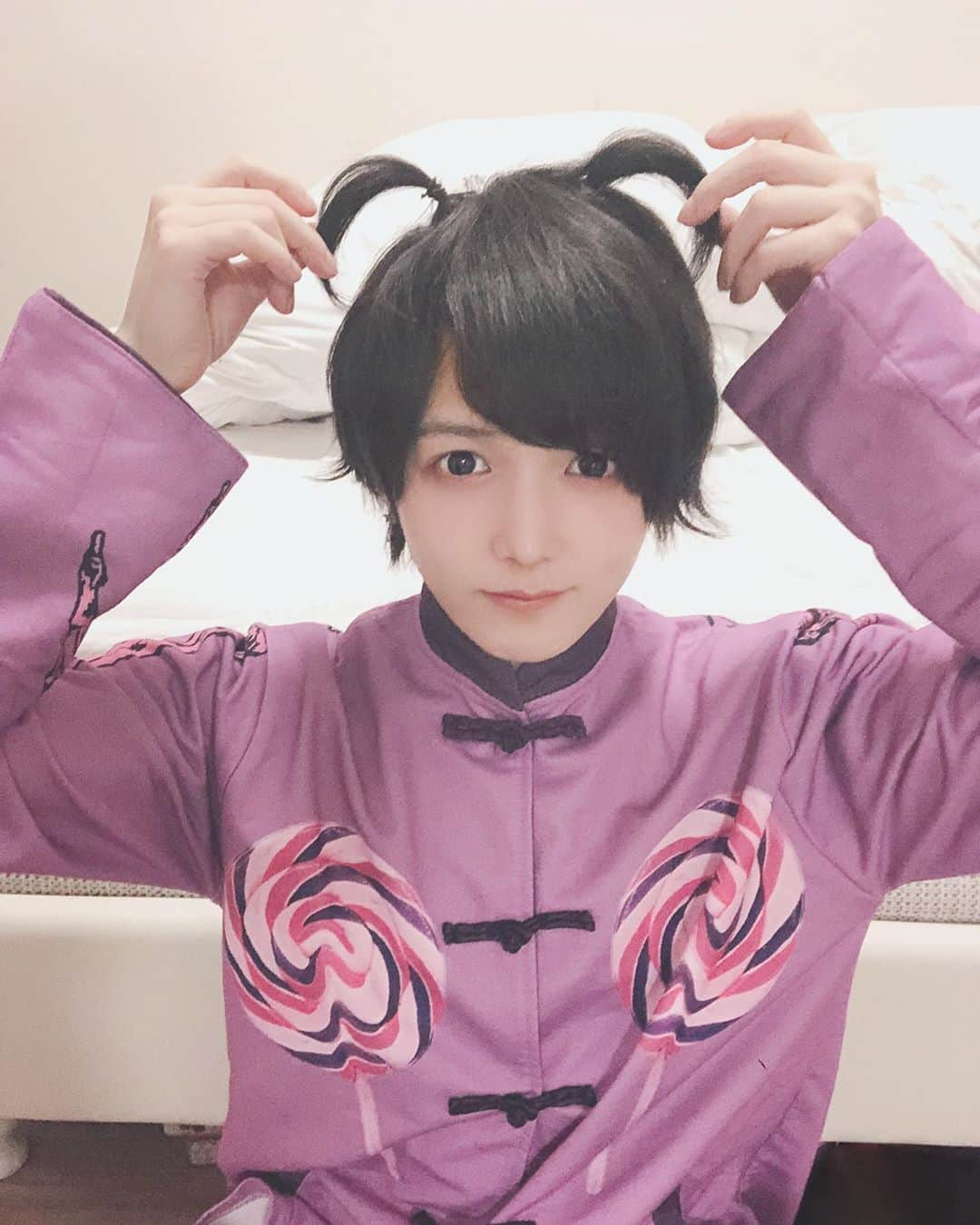 島貫勇士さんのインスタグラム写真 - (島貫勇士Instagram)「🐼？ .  アイドルなのでね、 動物界のアイドルになったよ🐼  最近コメント少なくて悲しいパン🐼  #メンズアイドル #動物園  #チャイナシャツ #迷走」5月31日 15時40分 - yujimelo_sads