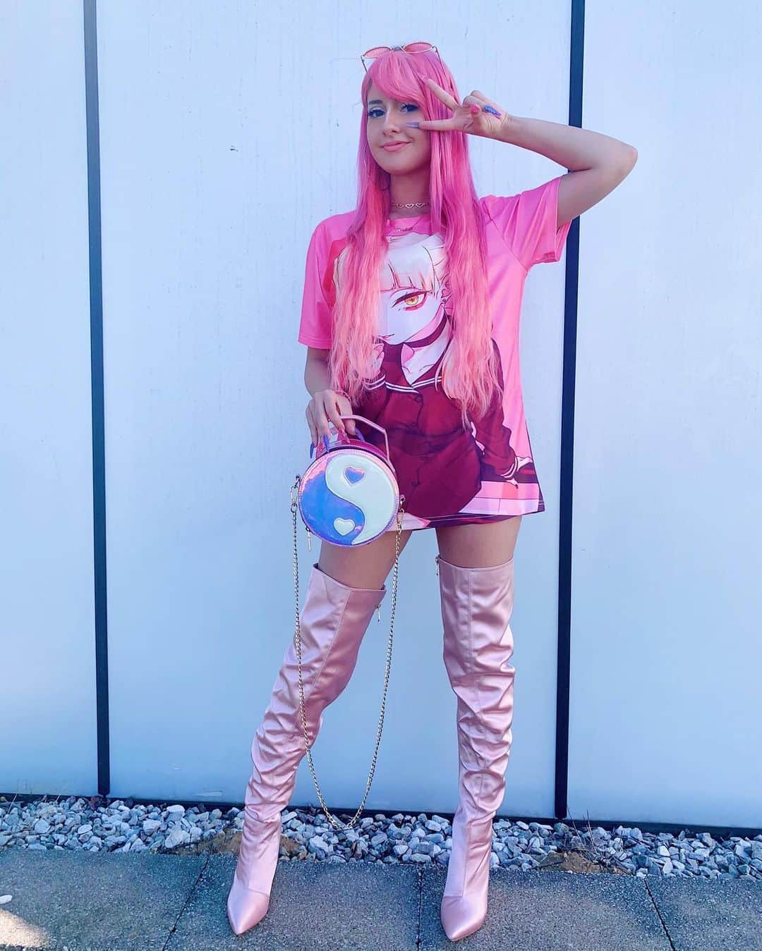 のインスタグラム：「💗💜weeaboo chic💜💗 😂😂😂 Who else is ready for summer activities??? (Shoutout to @jimmefz ! Thanks for the surprise animu tshirt I found in my PO Box! ✨) . . . #y2kfashion #kawaiiaesthetic #animegirl #y2kprincess #bubblegumgang #gaijingyaru #gyaru #pinkaesthetic #jfashion #femalerapper #kawaiigang #waifu」