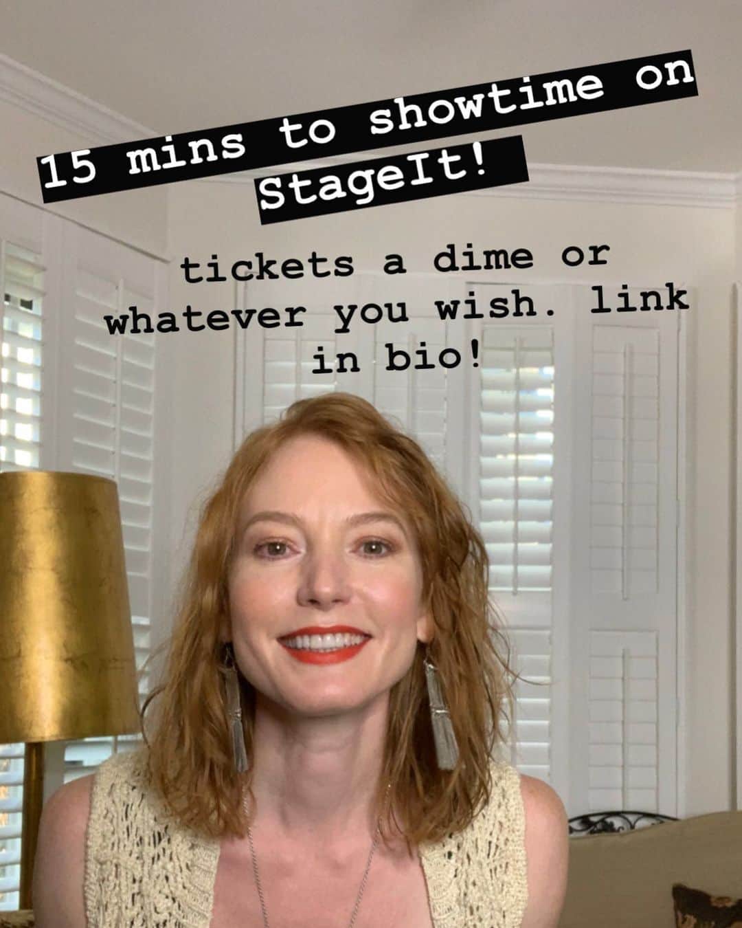 アリシア・ウィットさんのインスタグラム写真 - (アリシア・ウィットInstagram)「can’t wait to play for you on @stageit! 15 mins and counting! ❤️」5月31日 8時16分 - aliciawitty