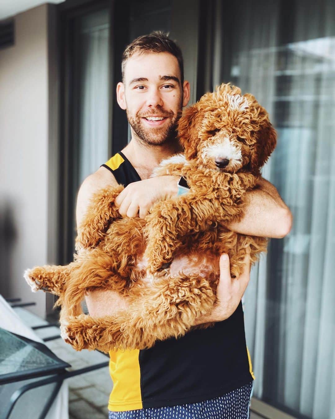 グラント・アーヴァインのインスタグラム：「Long weekend = extra cuddle time」