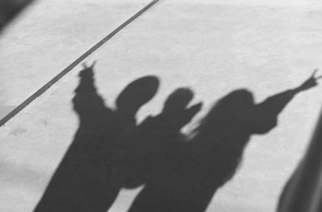 のインスタグラム：「今日は結婚記念日❤️ 忙しくても気遣ってくれて、慣れない家事&育児のサポートをしてくれたり、、。いつも楽しませてくれる夫に感謝の日々です🌿今日は改めて、、 いつもありがとう。これからもよろしくね😘」