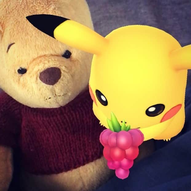 睦のインスタグラム：「ピカチュウに おやつをあげてた 優しいプーさん🧸  #ポケモン  #実写版  #ポケモンゴー  #ポケモンgo  #pokemon  #pokemongo  #ポケモンゴー散歩　 #ポケモンgo散歩　 #nintendo  #pikachu  #ピカチュー  #相棒  #パートナー　 #partner  #nintendo  #pooh  #winniethepooh  #プーさん　 #くまのプーさん　 #名探偵ピカチュウ  #PokémonDetectivePikachu  #ピカチュウ  #disney  #ssw  #singersongwriter  #artist  #lyricist  #singer  #井上睦都実 #睦」
