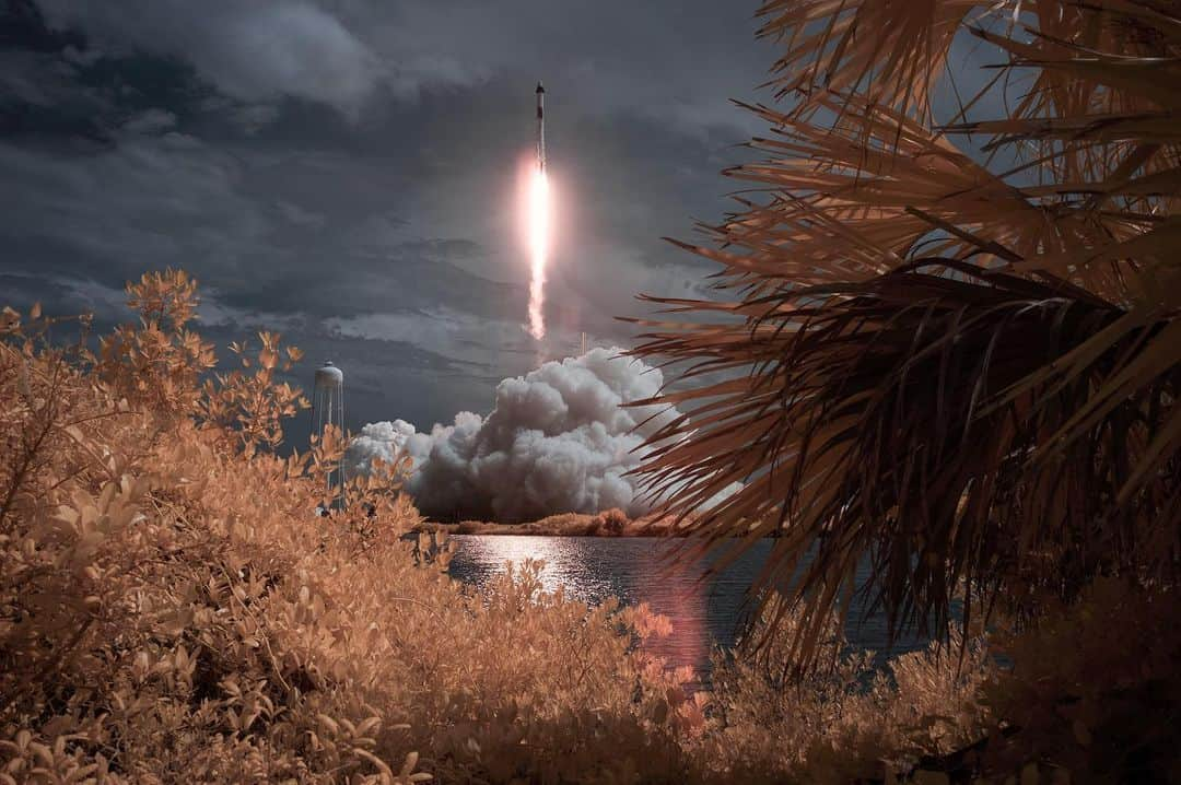 NASAさんのインスタグラム写真 - (NASAInstagram)「🚀 We did it, @spacex.⁣ ⁣⁣ ⁣ For the first time in history, NASA astronauts have launched from American soil in a commercially built and operated American crew spacecraft on its way to the International Space Station (@iss). The SpaceX Crew Dragon spacecraft carrying NASA astronauts Robert Behnken and Douglas Hurley (@astro.doug) lifted off at 3:22 p.m. EDT Saturday, May 30 on the Falcon 9 rocket from Launch Complex 39A at our Kennedy Space Center in Florida.⁣⁣ ⁣⁣ The Crew Dragon is scheduled to dock to the space station at 10:29 a.m. Sunday, May 31. After successfully docking, Behnken and Hurley will be welcomed aboard, where they will become members of the Expedition 63 crew, which currently includes NASA astronaut Chris Cassidy (@astro_seal).⁣ ⁣ ⁣ Photos 1, 3 Credit: NASA/Bill Ingalls⁣ Photos 2, 4 Credit: NASA/Joel Kowsky⁣ ⁣ (The first image in this set is a false color infrared exposure of liftoff.) ⁣ ⁣ #NASA #SpaceX #Launch #CrewDragon #Spacecraft #Liftoff #LaunchAmerica」5月31日 10時40分 - nasa