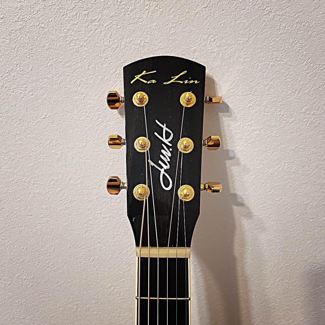 堀江淳のインスタグラム：「17ライブ 『ギターが弾けて良かった🎶』 今日は14時からです。 皆様のお越しをお待ちしております！ #17ライブ  #メモリーグラス  https://live-streaming-app.com/archives/596」