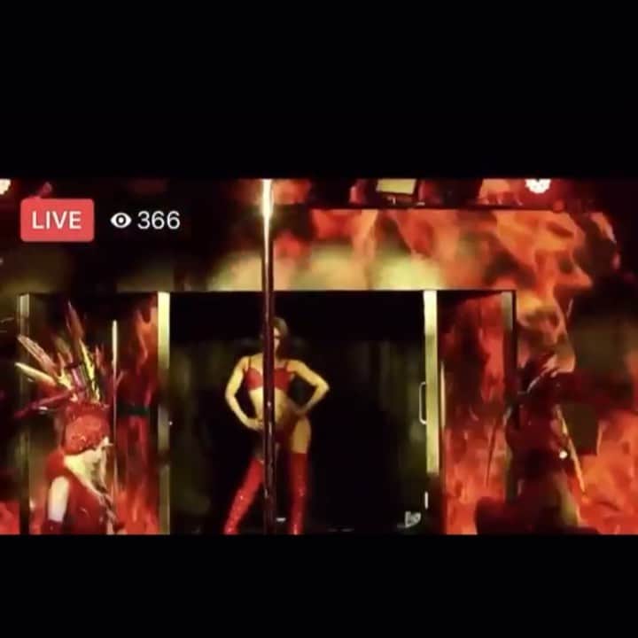 のインスタグラム：「. Burn!!!!!!!!!!!🔥🔥🔥🔥🔥 . 私の中で好きなショーランキング上位の演目🔥 . . .」