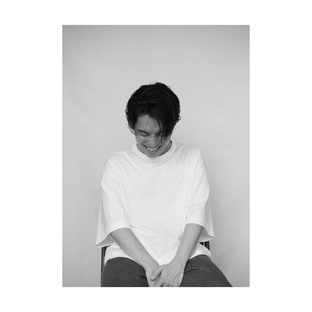 SIRUPのインスタグラム：「そのままでいられることの大切さを象徴する一日でした。この撮影を振り返る日が希望🌹 Private collaboration with SIRUP / Model by @sirup_insta, Photo by @tsutomuono, Hair by @rr_takai_, Direction & Styling by TEPPEI, Stylist assistant by Keisuke Morita. Yumiko Suzuki #SIRUP」