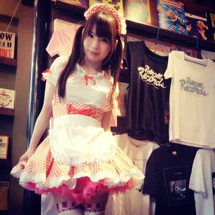 八ッ橋さい子のインスタグラム：「インスタではしばらくは懐かしの写真を載せていきますー！ #メイド #メイド服 #メイドカフェ  #av #jav」