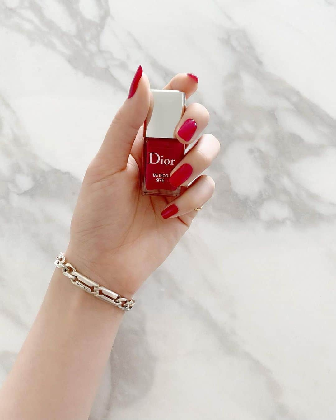 太田麻美さんのインスタグラム写真 - (太田麻美Instagram)「Dior 《BE DIOR 976》 以前ファンの方から頂いた DIOR VERNIS❤︎ 塗りやすくて発色良い✨ #nail #selfnail #dior #vernis #diorvernis #ネイル #セルフネイル #ディオール #ディオールヴェルニ」5月31日 13時50分 - asami0523