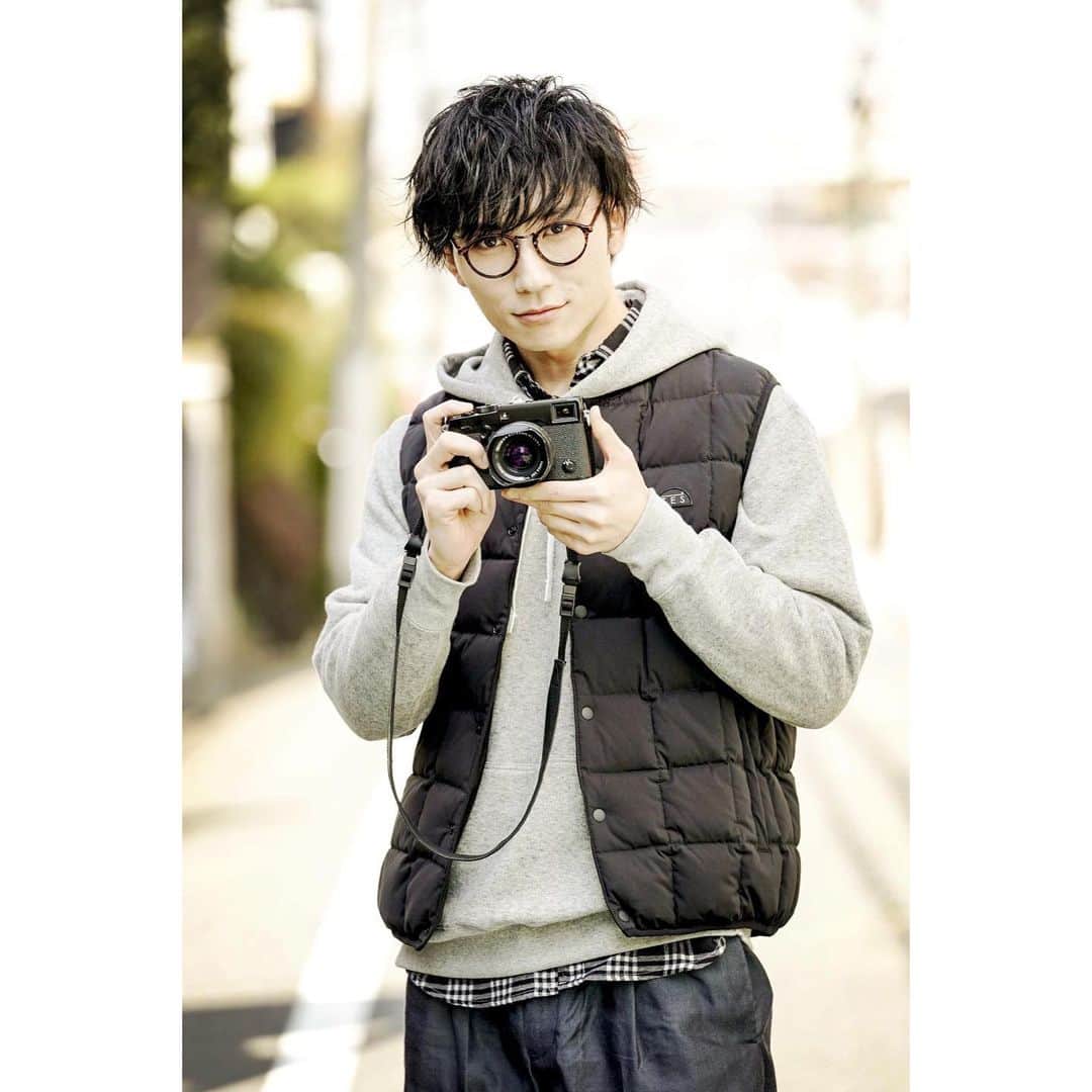 日向野祥さんのインスタグラム写真 - (日向野祥Instagram)「camera.. Coffee.. glasses.. book.. #casual」5月31日 13時59分 - sho_higano