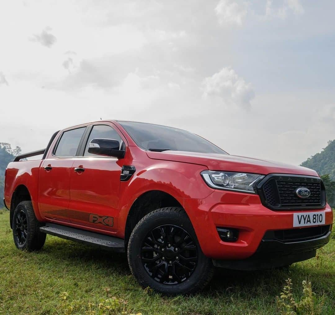 Ford Thailandさんのインスタグラム写真 - (Ford ThailandInstagram)「FX4 แกร่งแต่งครบ สปอร์ตหล่อพร้อมใช้งาน #FordRanger #FordRangerThailand #BuiltFordTough #ฟอร์ดเรนเจอร์ #เกิดมาแกร่ง」5月31日 14時15分 - fordthailand