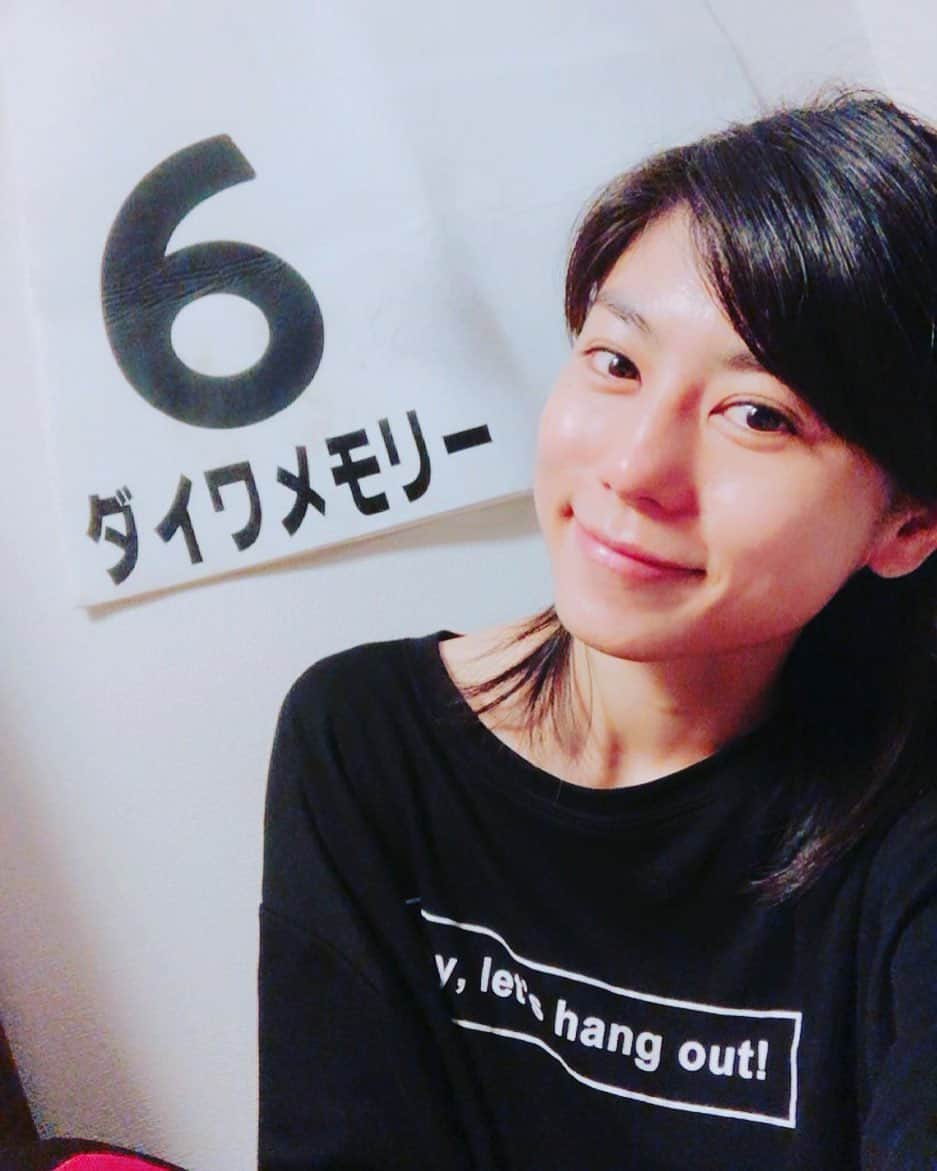 芳野友美さんのインスタグラム写真 - (芳野友美Instagram)「#東京優駿日本ダービー ！ #コントレイル と#サリオス の2強はやっぱり強かった！！！ そしてコントレイル！父#ディープインパクト と同じ枠番で父以来15年振りの#無敗のダービー馬 になるなんて、偶然とは思えない！ ダービーという舞台に立った奇跡の18頭全てに感動のレースをありがとう✨ 馬券は外れたけど#目黒記念 で取り戻したよ♪ そして我が家にゼッケンがある#ダイワメモリー も東京10レースに出て応援してました☺︎惨敗しちゃったけどまた頑張ってー！ ゼッケンは去年の#来場ポイントキャンペーン で当てて、#アルーフクライ と#ドライヴナイト も壁に貼って応援してます❤︎」6月1日 0時15分 - yumi_yoshino_1980