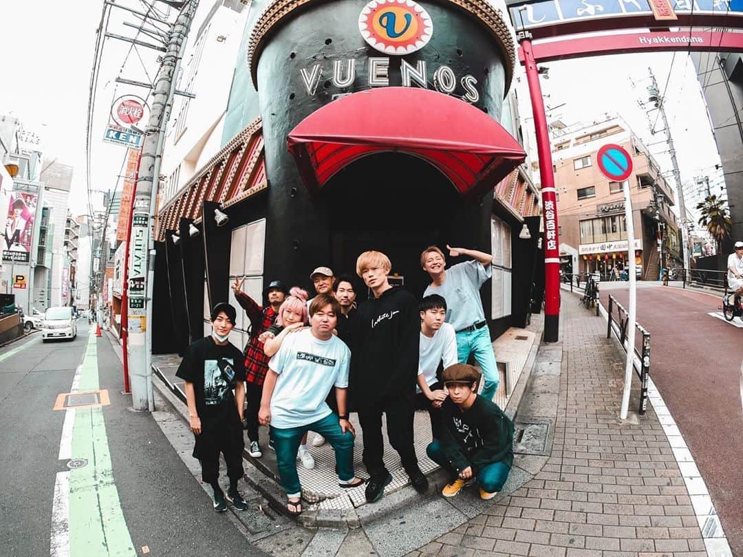 藤井達也のインスタグラム：「ありがとうございました！  とくさんありがとう。  大人で味わえた青春場所。 VUENOS TOKYO」
