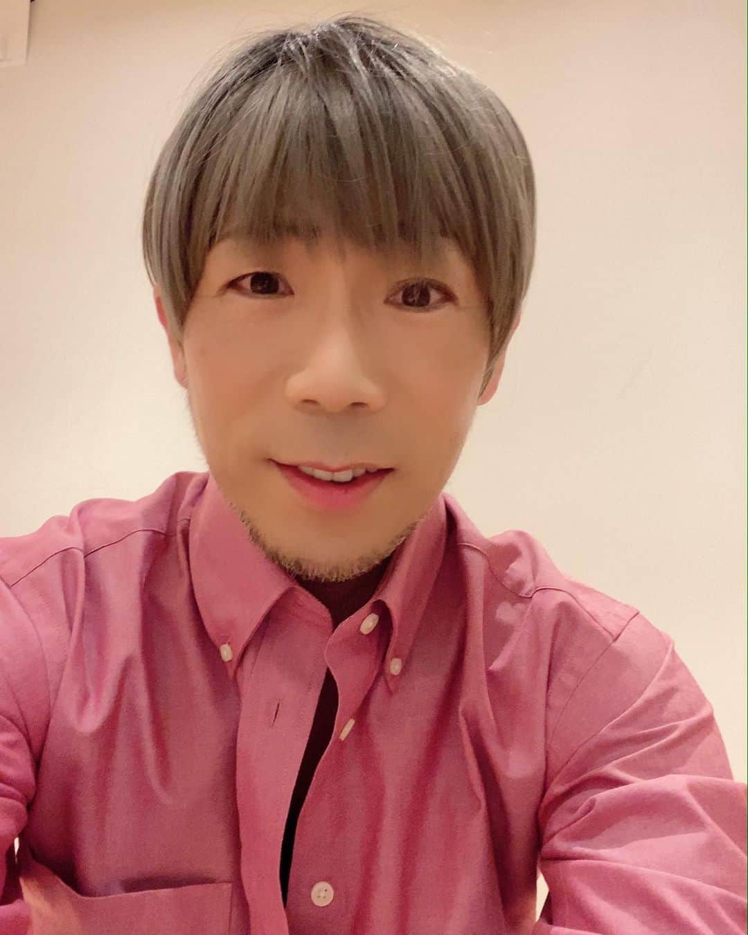 火口秀幸のインスタグラム：「Hello Hello  #吉本坂46 #RED  #HIDEBOH」