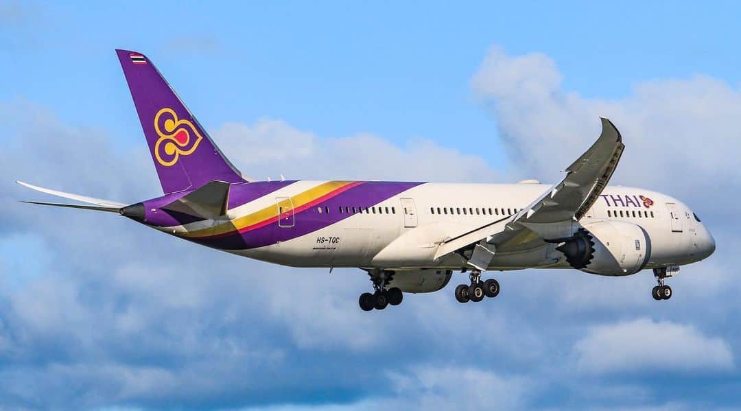 タイ航空さんのインスタグラム写真 - (タイ航空Instagram)「I miss flying on the wide sky, but I miss flying with you more.  Photo Credit: @lush_aviation  #ThaiAirways #THAB787 #Boeing787 #B787」6月1日 1時17分 - thaiairways