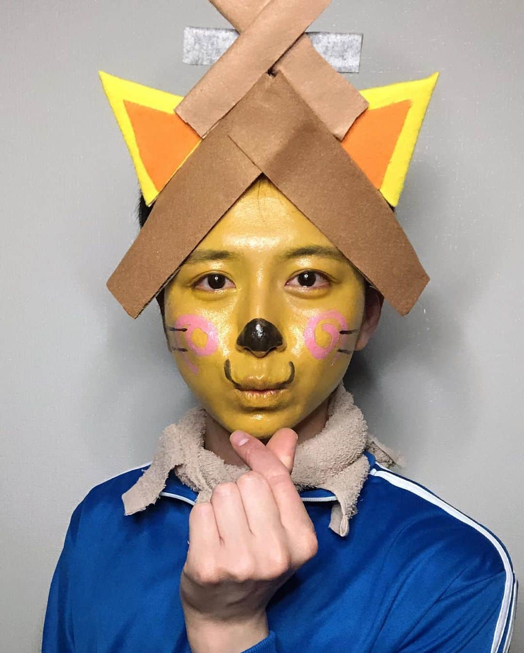 瀬戸口弘樹さんのインスタグラム写真 - (瀬戸口弘樹Instagram)「本日もインスタライブご視聴ありがとうございました😊✨ 今日はゆるキャラメイクで島根県のゆるキャラ島根県観光キャラクターしまねっこのメイクをしました🐱✨ しまねっこと島根県民の皆様がもっと元気になりますように🌸  #しまねっこ　#島根県　#ゆるキャラ　#ゆるキャラメイク　#メイク　#縁結び　#make #makeup #cosplay #japan #stayhome #shimane #instagramlive #バチェロレッテ　#バチェラー」6月1日 1時10分 - hirokisetoguchi