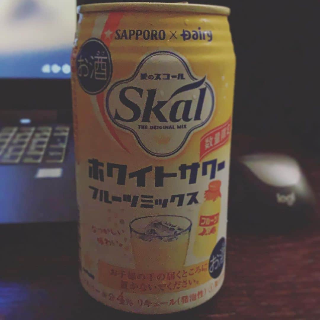 八重樫琴美のインスタグラム：「6月！  #宅飲み#スコール #ホワイトサワーフルーツミックス #タクコト#skál #酒#缶チューハイ #おいしい」